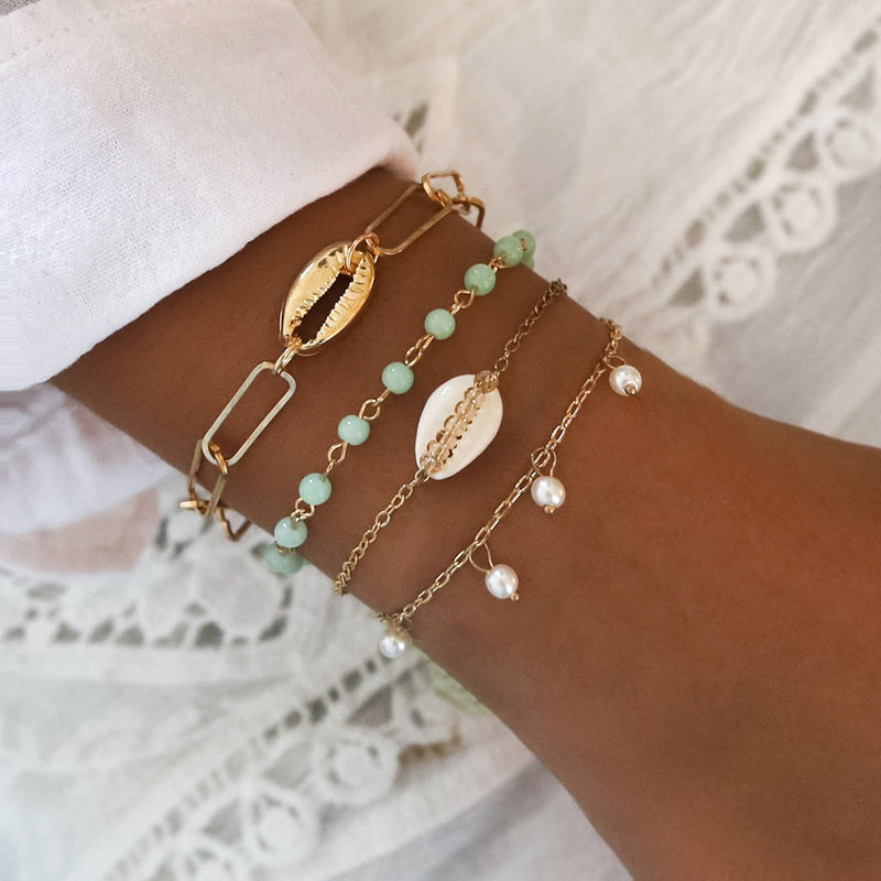 Pulsera con motivos elementales