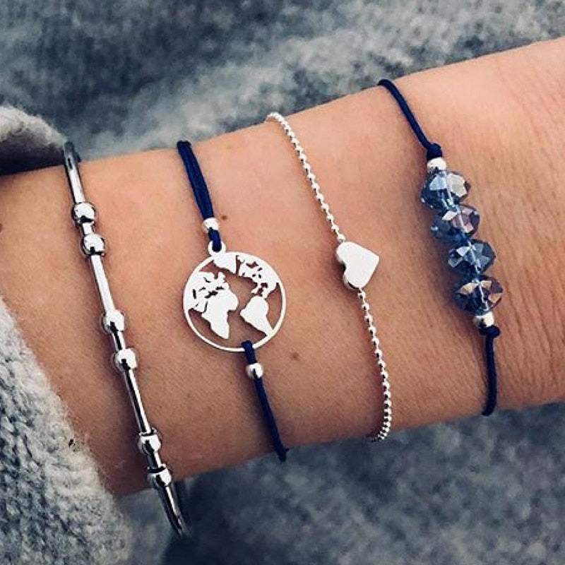 Pulsera con motivos elementales