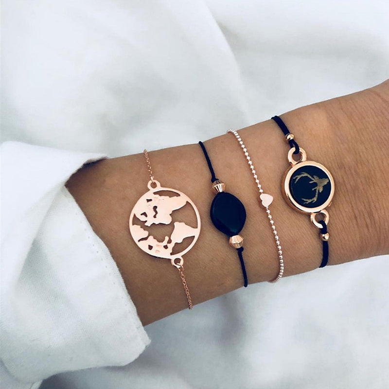 Pulsera con motivos elementales