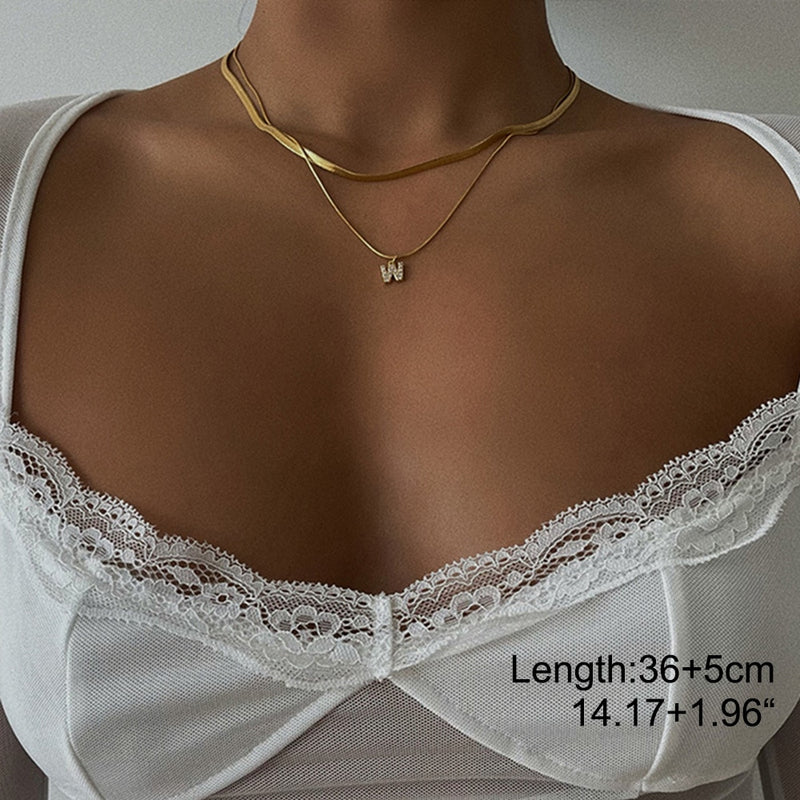 Collar de letras de mujer