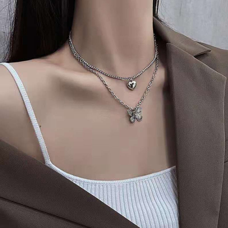 Collar con corazón de mujer