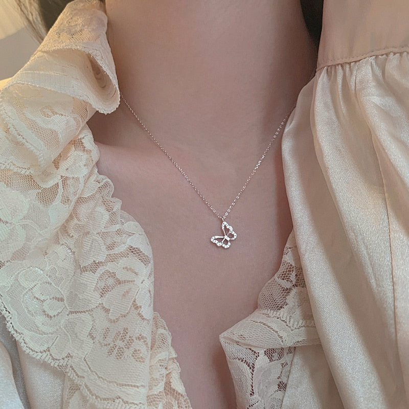 Collar con corazón de mujer