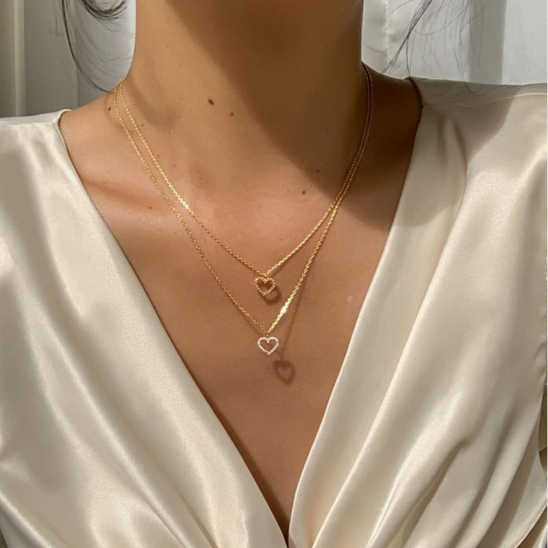 Collar con corazón de mujer