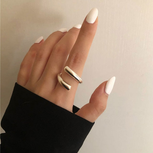 Anillo minimalista de mujer