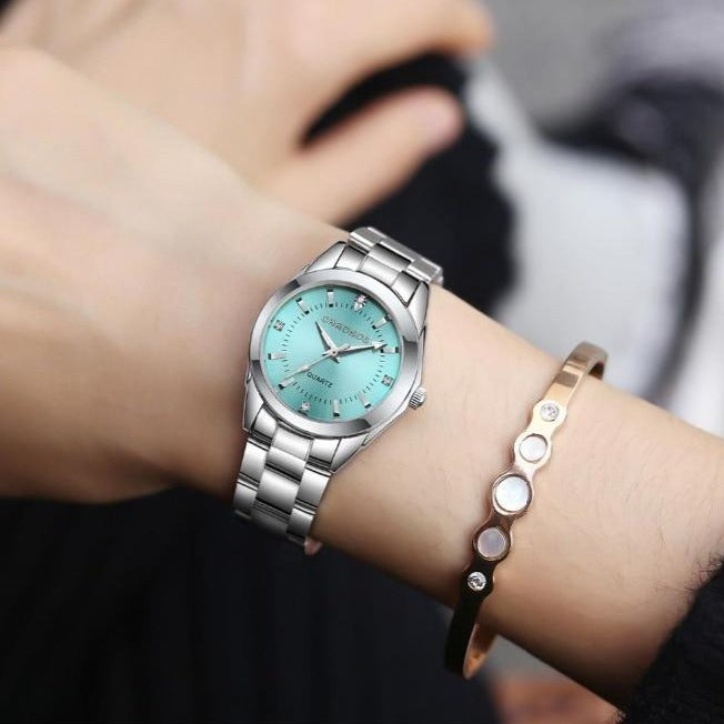 Reloj elegante  de mujer