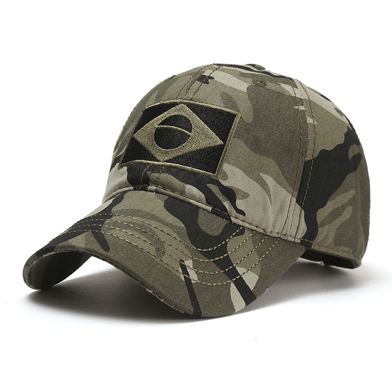 Gorra en estilo militar