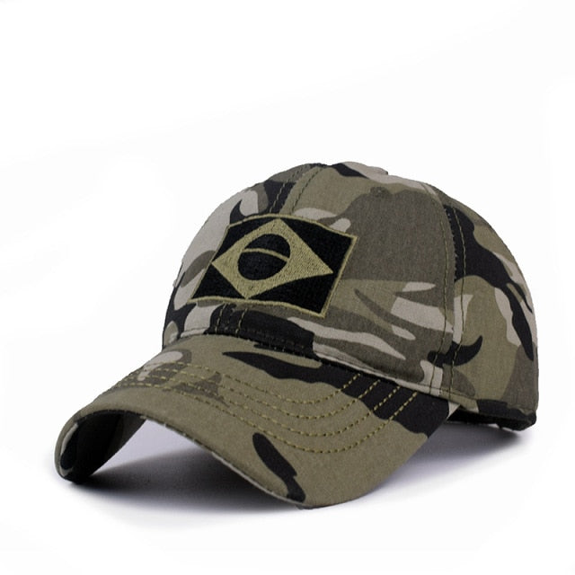 Gorra en estilo militar