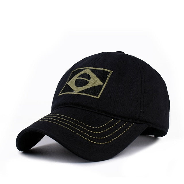 Gorra en estilo militar