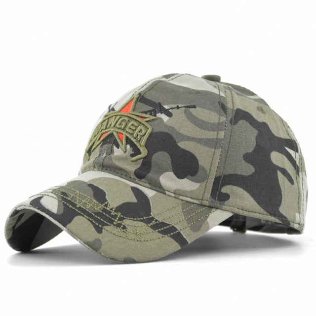 Gorra en estilo militar