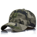 Gorra en estilo militar