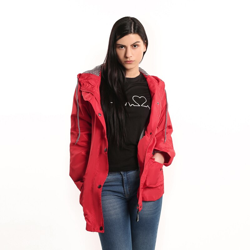 Chaqueta cortaviento impermeable de mujer