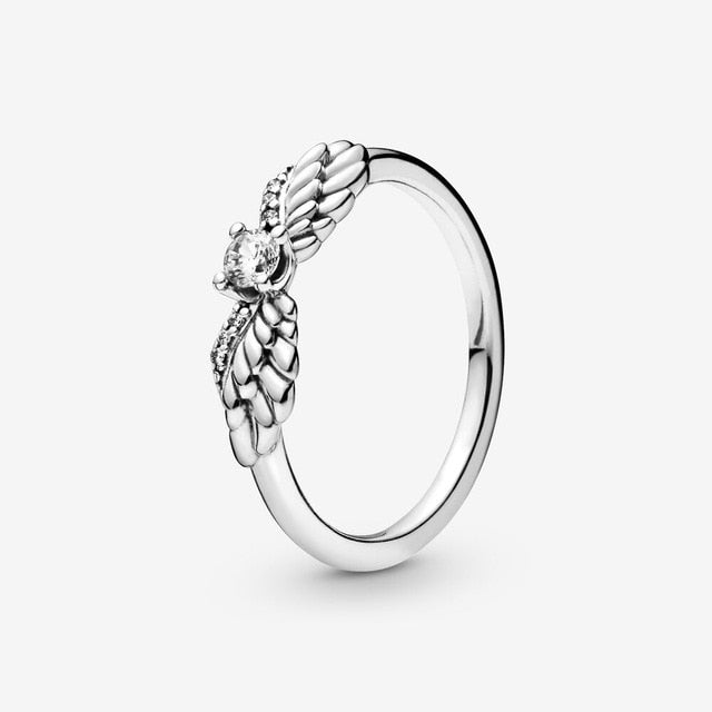 Anillo estiloso de mujer