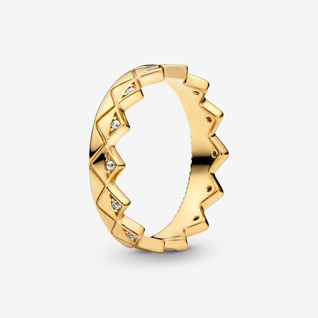 Anillo estiloso de mujer