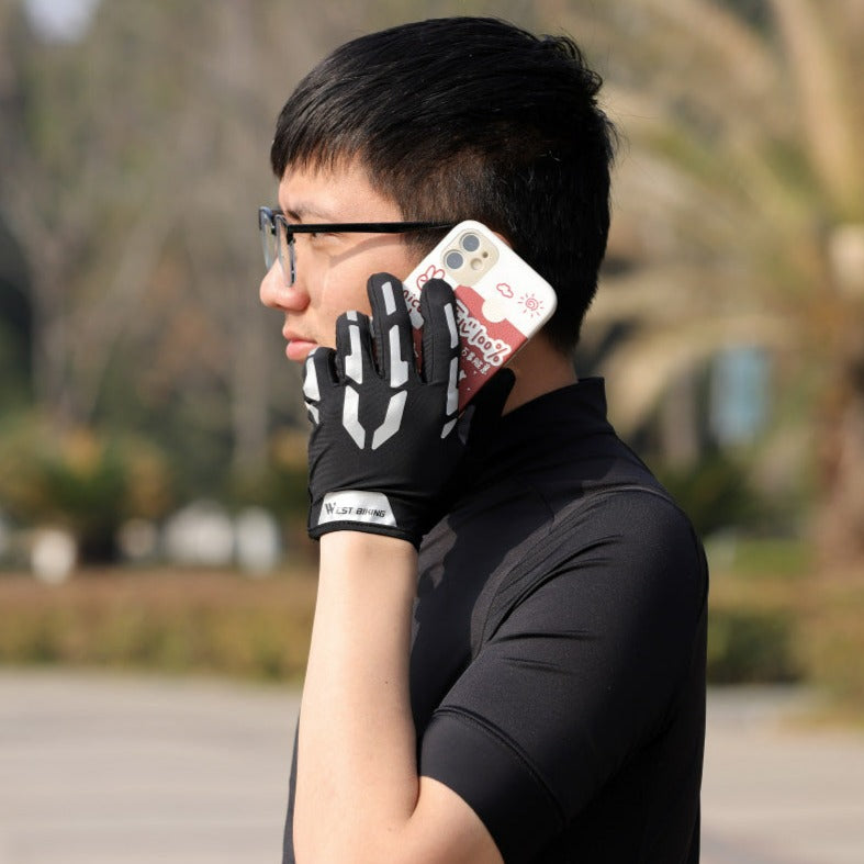 Guantes deportivos estilosos