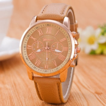 Reloj de brazalete de mujer estiloso